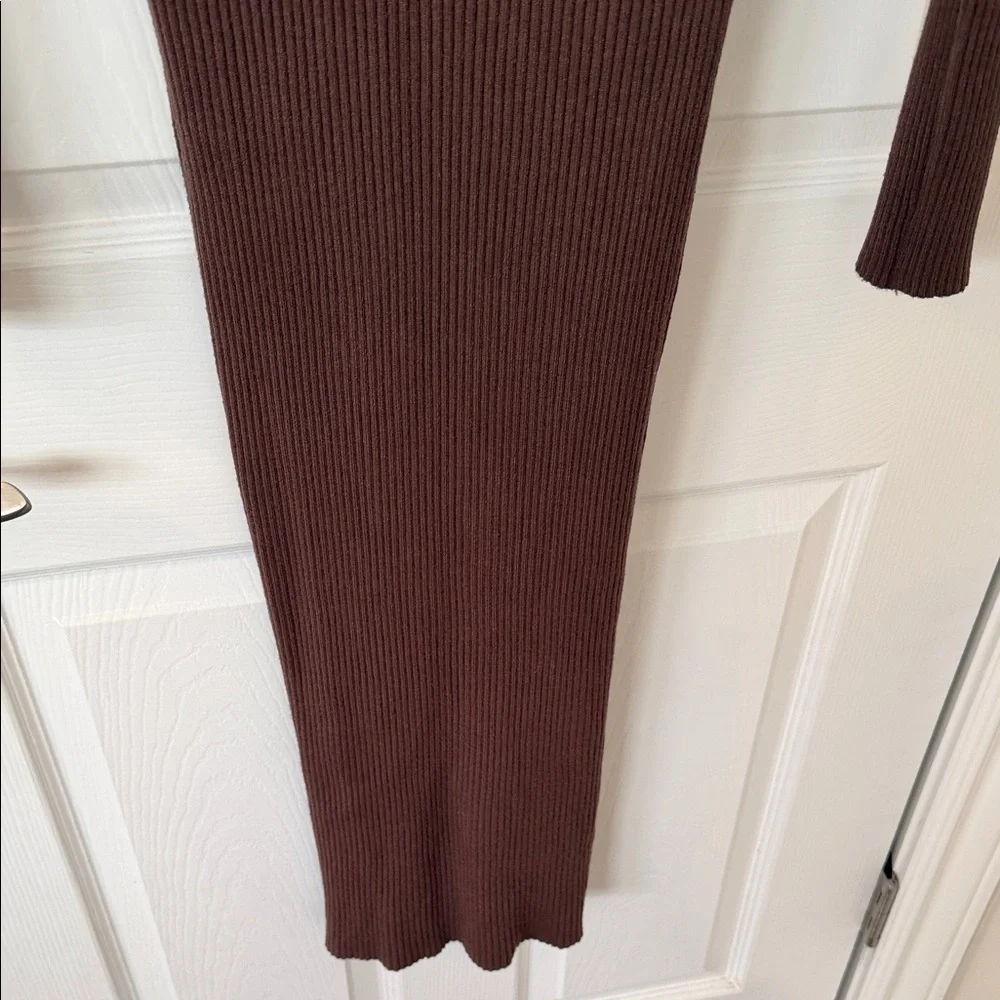 QED London Long Sleeve Ribbed Dress in Brown - Picture 4 of 5